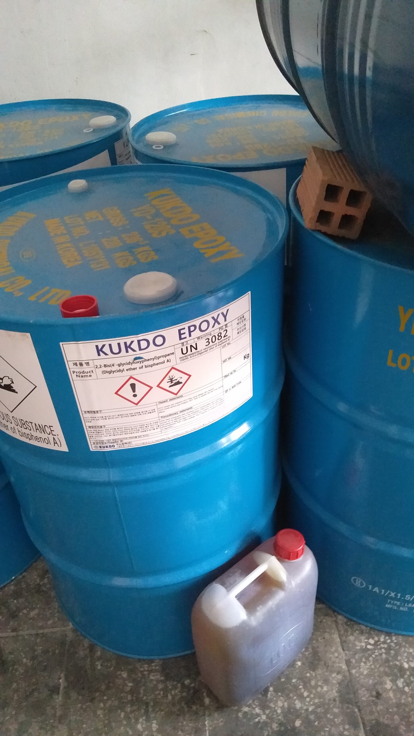 Thi công keo A+B tại xưởng